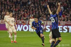 九游体育包含拜仁慕尼黑发布备战花絮，国际比赛日完成体检，欧联任务艰巨，赛季目标并未改变的词条