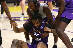 九游账号登录关于今晚洛杉矶湖人备战NBA季后赛，更衣室发声细节曝光，气氛紧张，训练强度明显提升的信息