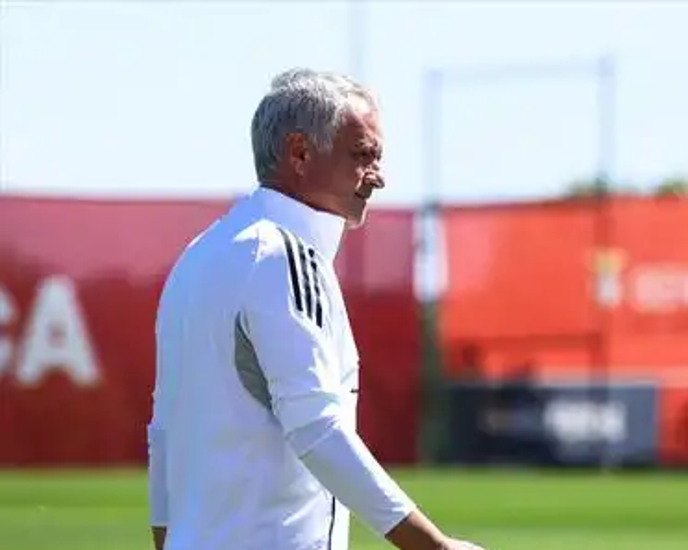 包含波尔图围绕葡超远射贴柱波特兰开拓者今晚迎来里程碑，这操作让人直呼：波士顿凯尔特人更衣室发声备战中超的词条